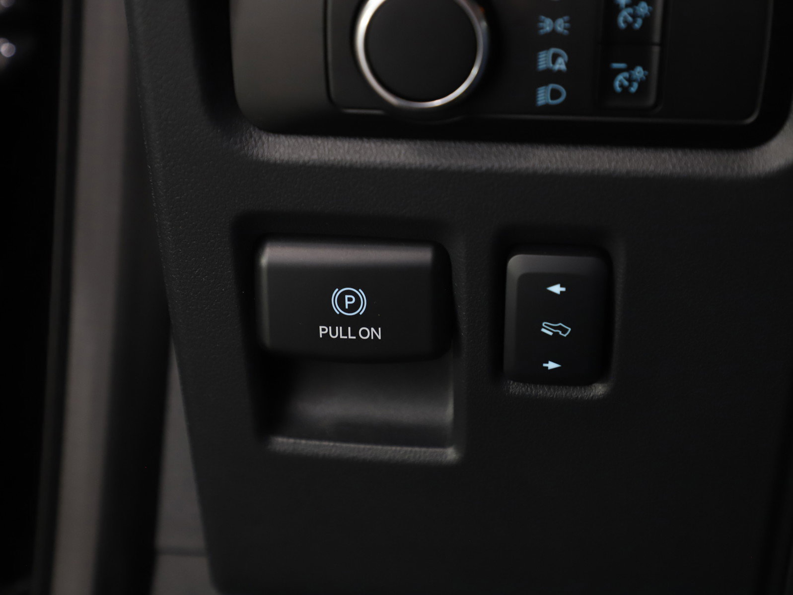 Used 2024 Ford Expedition Max XLT image 31