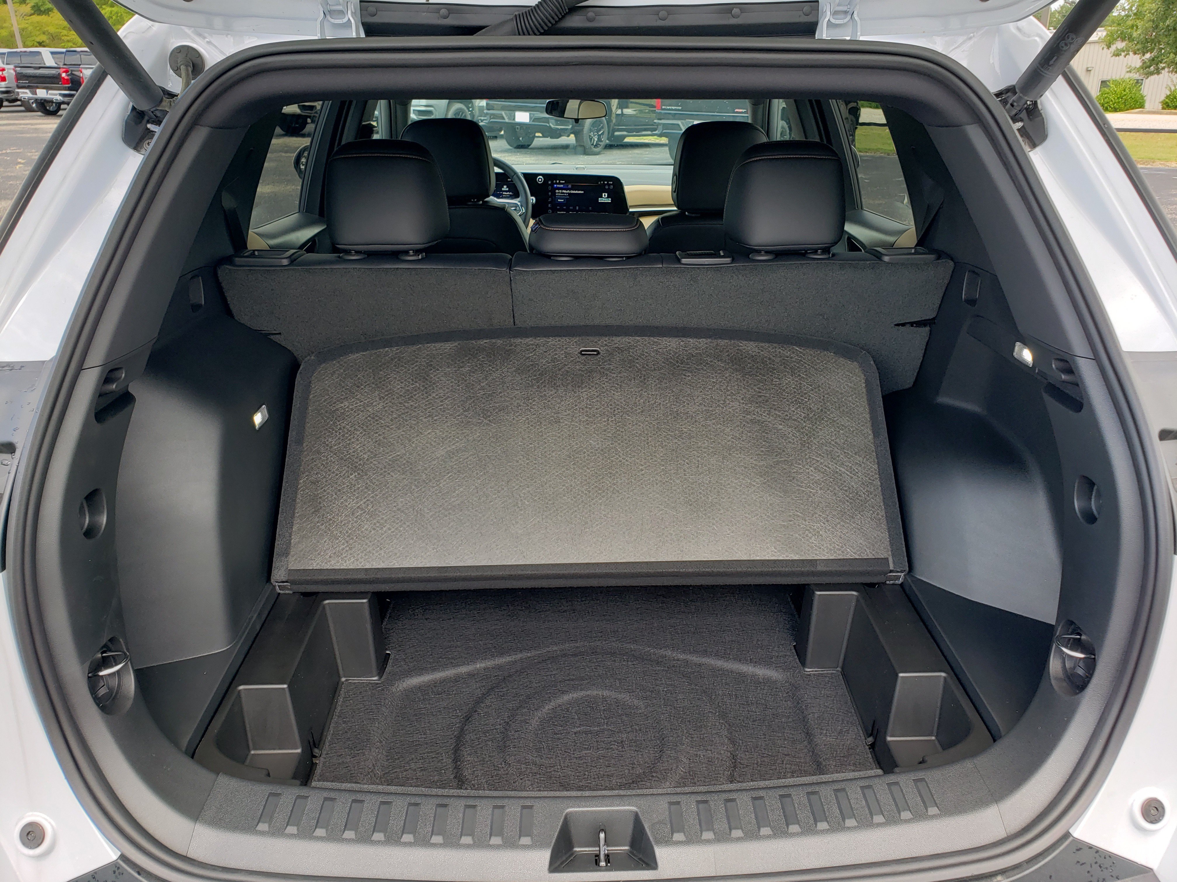 New 2026 Chevrolet Equinox ACTIV w/ Convenience Package III FWD image 10