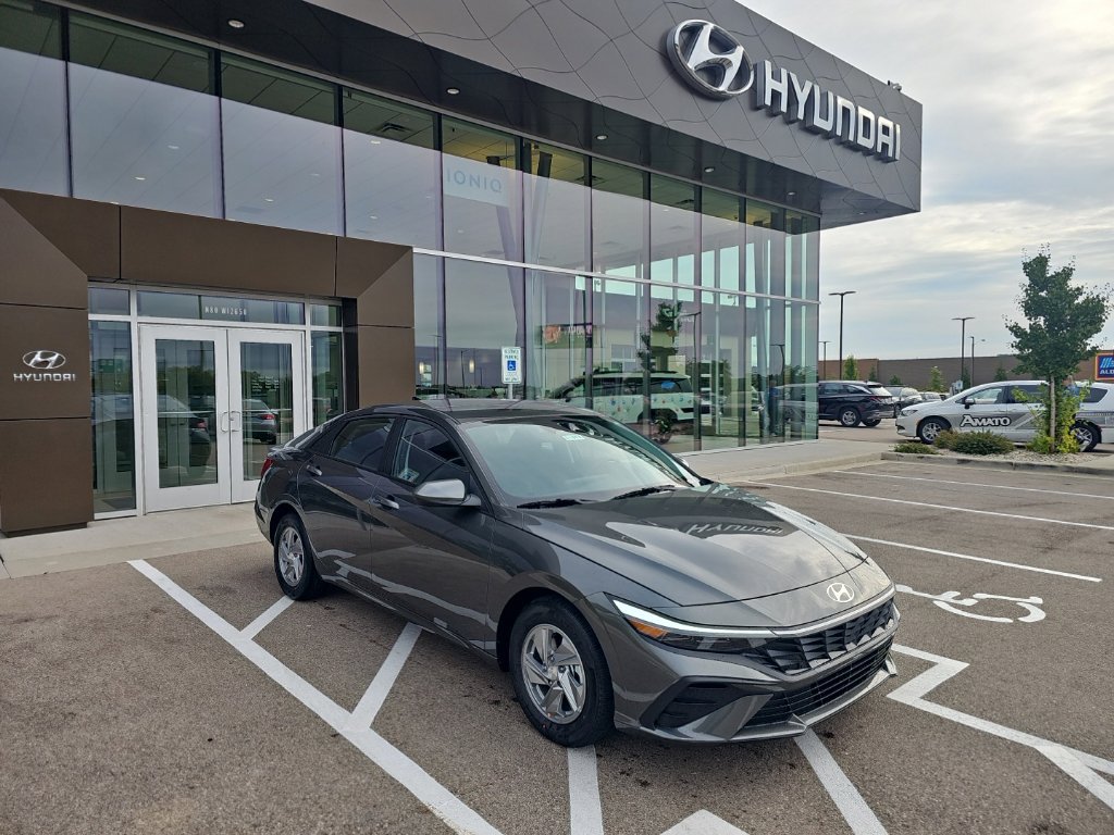 New 2026 Hyundai Elantra SE FWD image 7