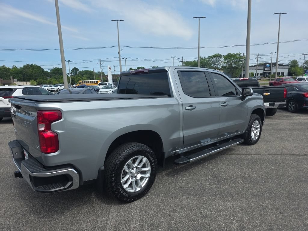 Used 2024 Chevrolet Silverado 1500 LT AWD/4WD image 5