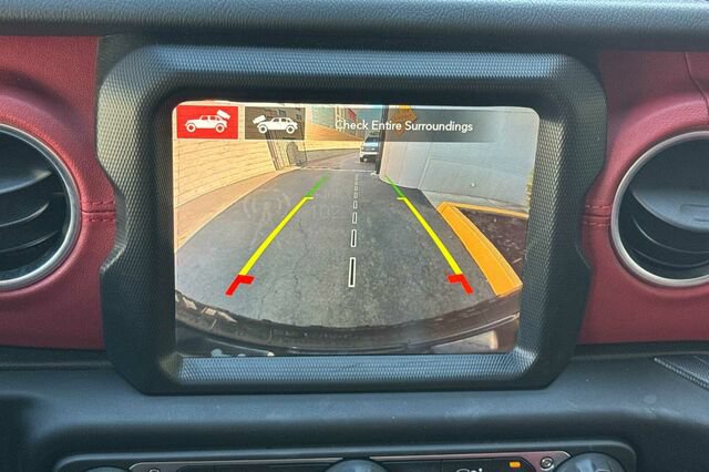 Certified 2023 Jeep Wrangler Unlimited Rubicon 4xe AWD/4WD image 17