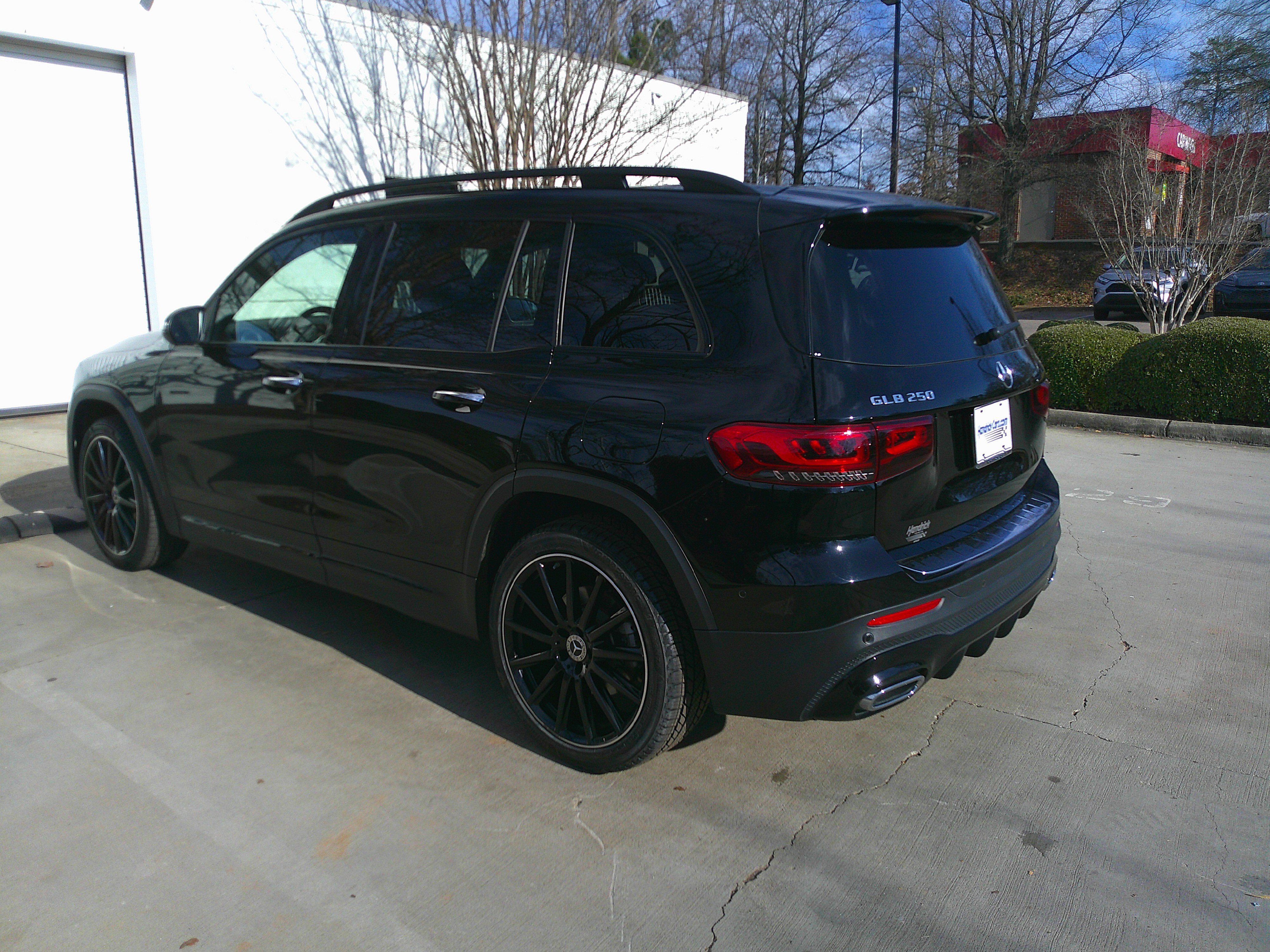 Used 2023 Mercedes-Benz GLB 250 image 8