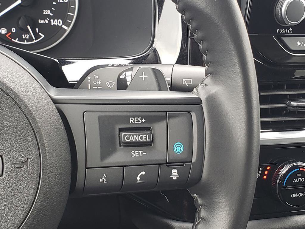 Certified 2025 Nissan Pathfinder SV image 34