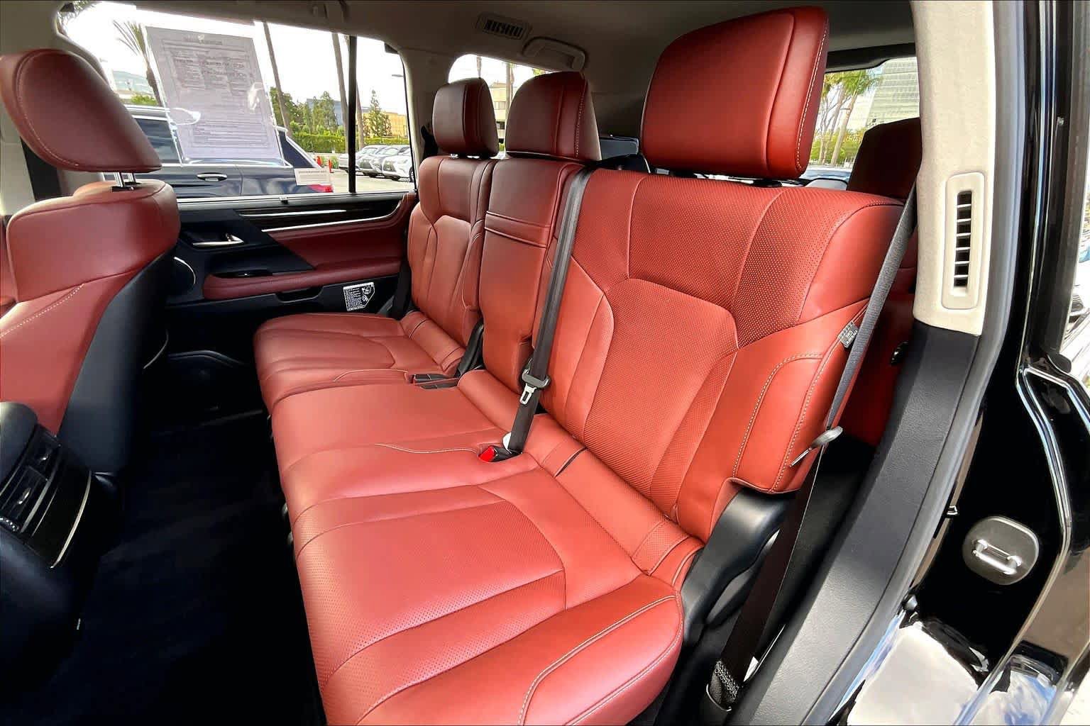 Used 2016 Lexus LX 570 4WD w/ Luxury Package image 18