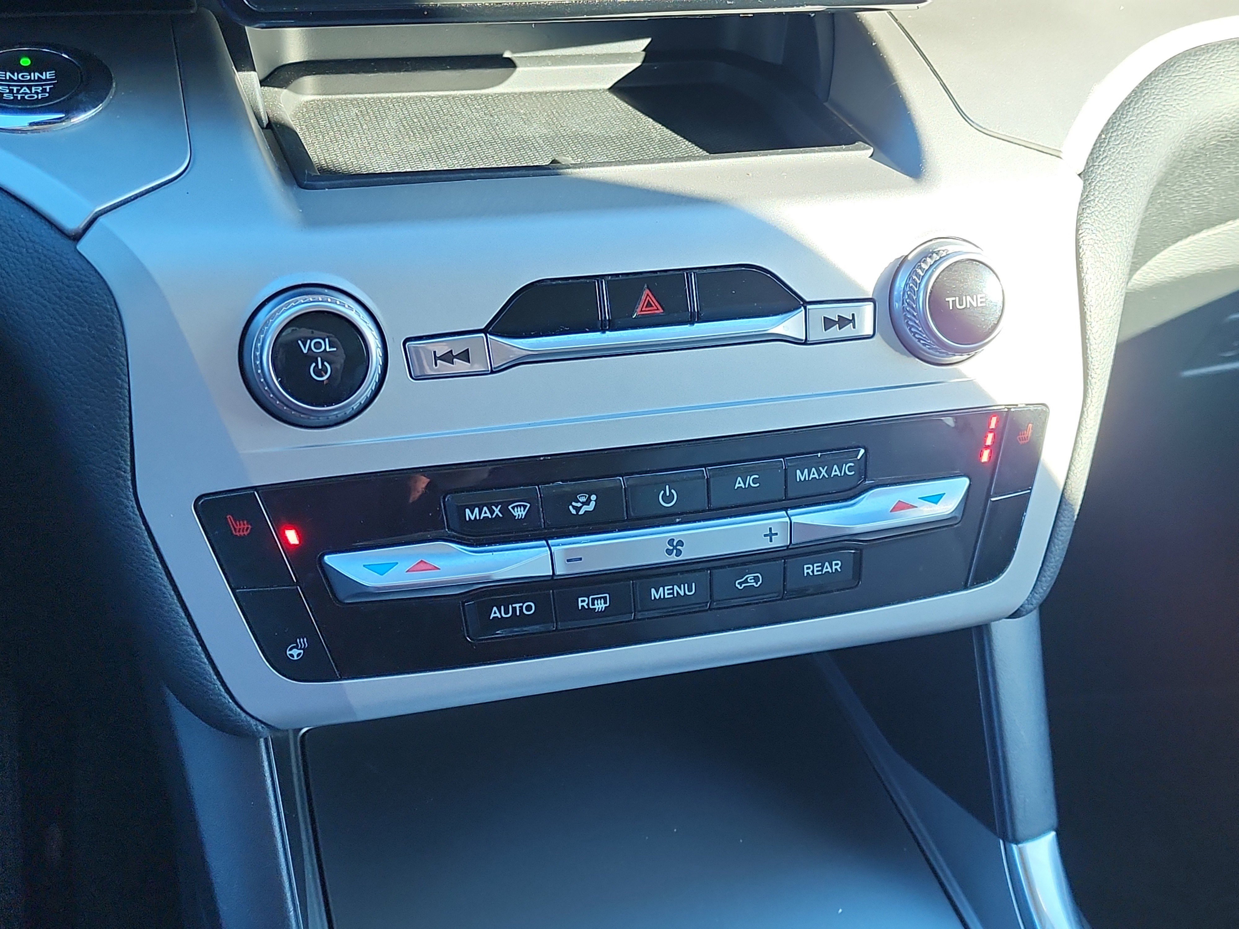 Certified 2020 Ford Explorer XLT w/ Equipment Group 202A image 26