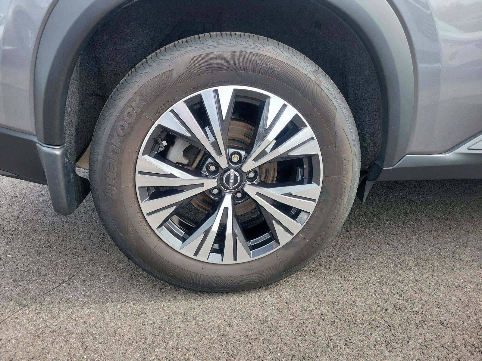 Used 2023 Nissan Rogue SV AWD/4WD image 6