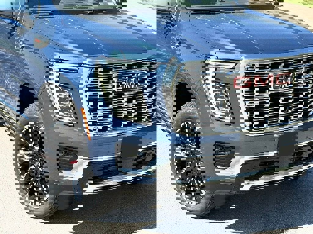 New 2026 GMC Yukon Denali w/ Denali Reserve Package image 6