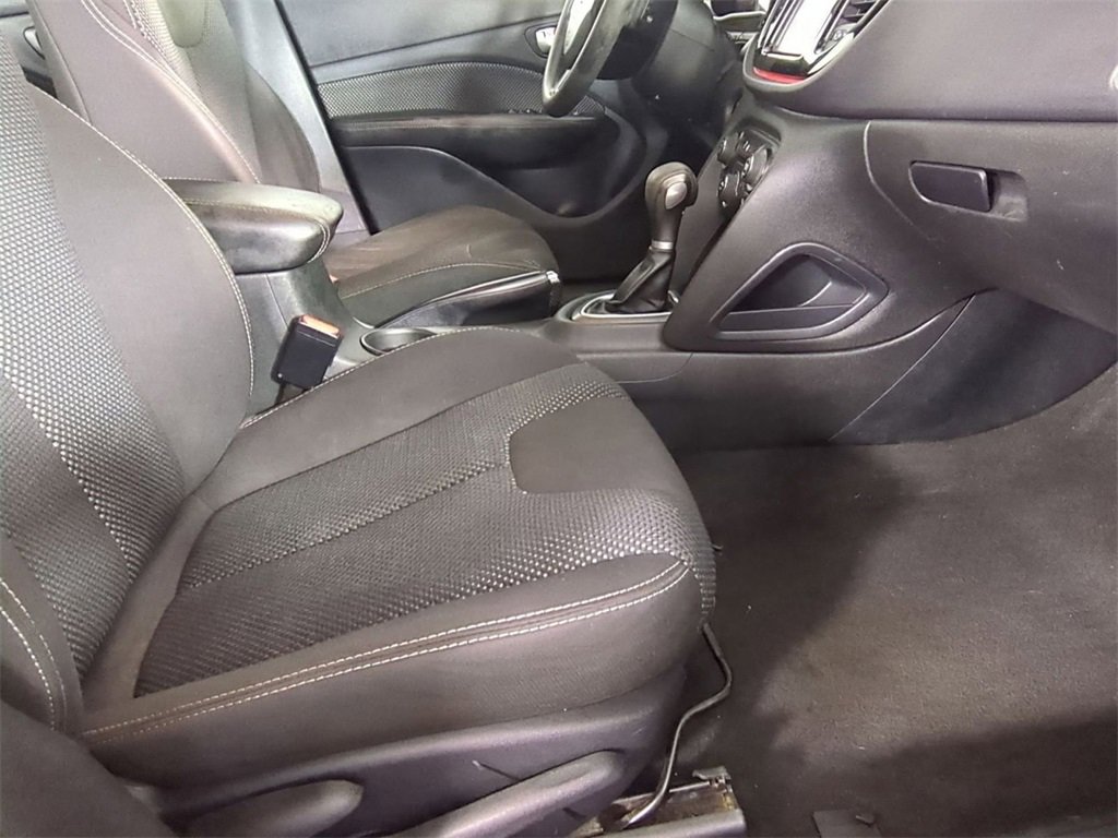 Used 2015 Dodge Dart SXT image 24