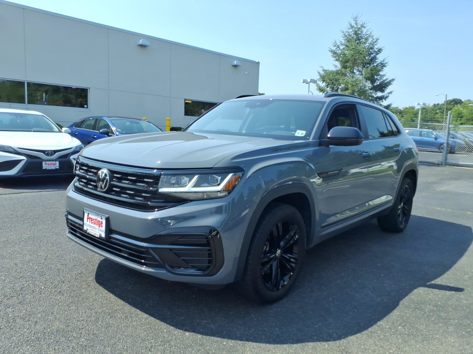 Certified 2023 Volkswagen Atlas Cross Sport SEL R-Line AWD/4WD image 5