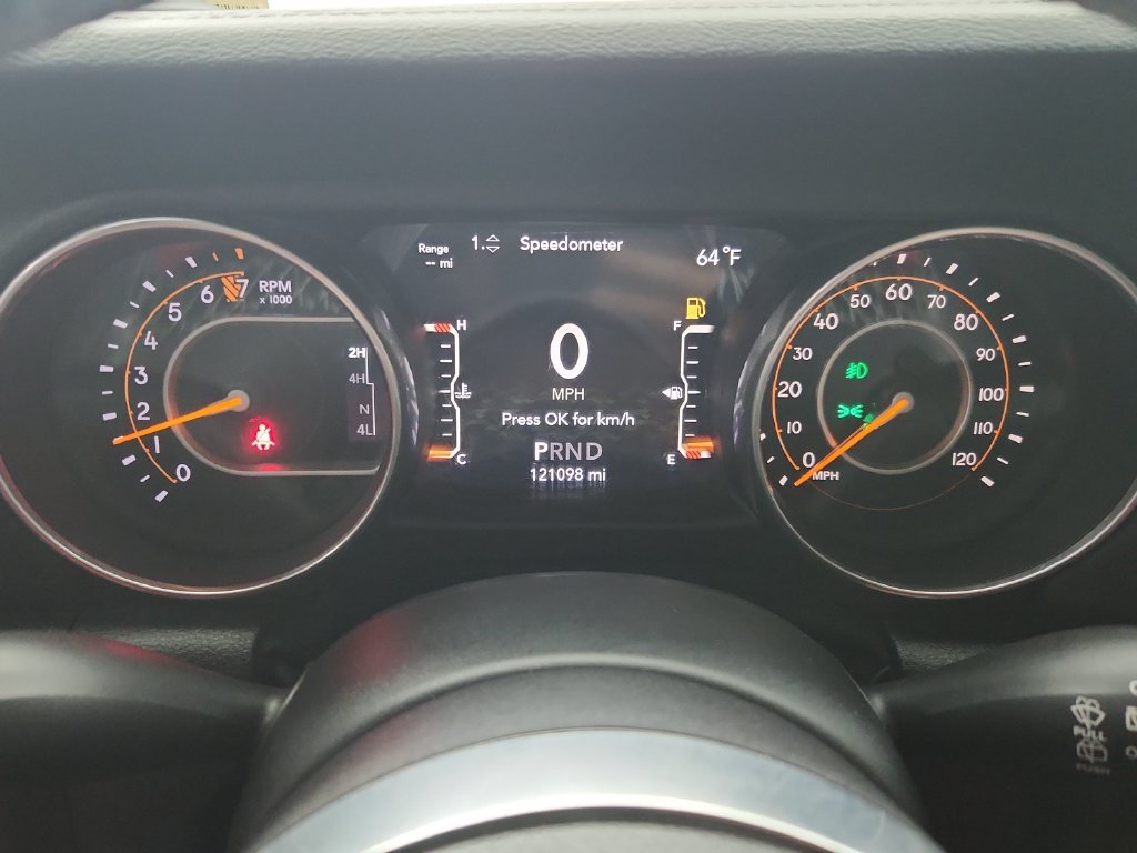 Used 2018 Jeep Wrangler Unlimited Sahara AWD/4WD image 25
