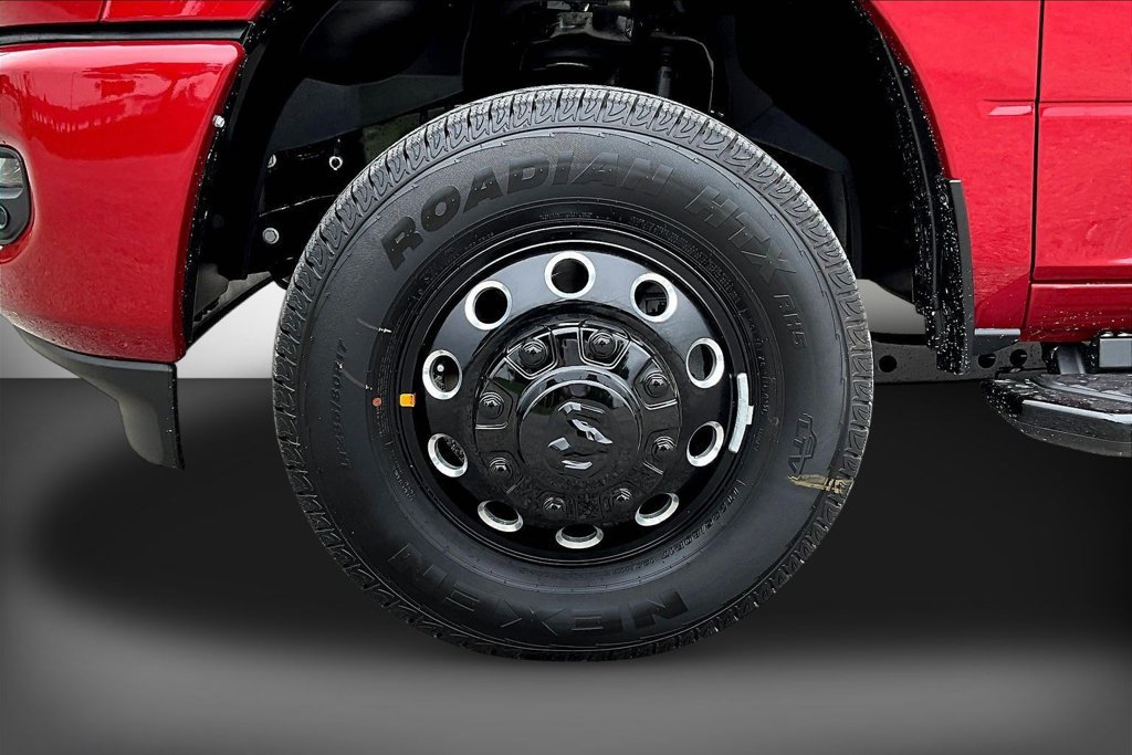 New 2027 RAM 3500 Big Horn AWD/4WD image 13