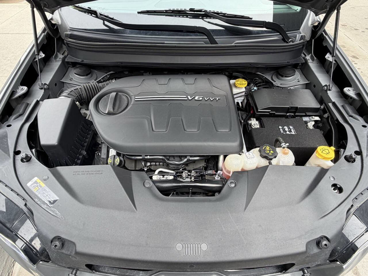 Used 2021 Jeep Cherokee Limited image 34