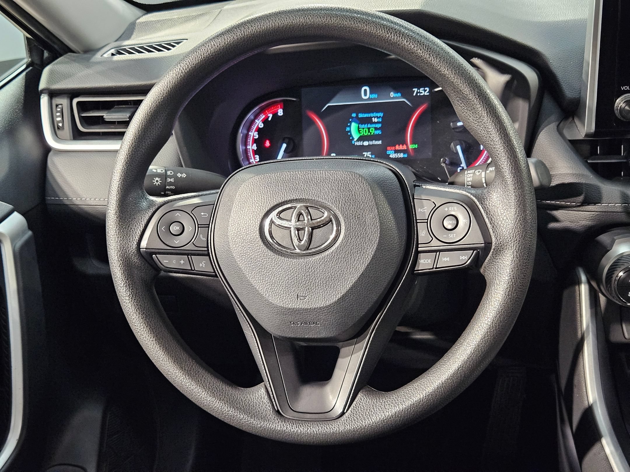 Used 2025 Toyota RAV4 XLE FWD image 26