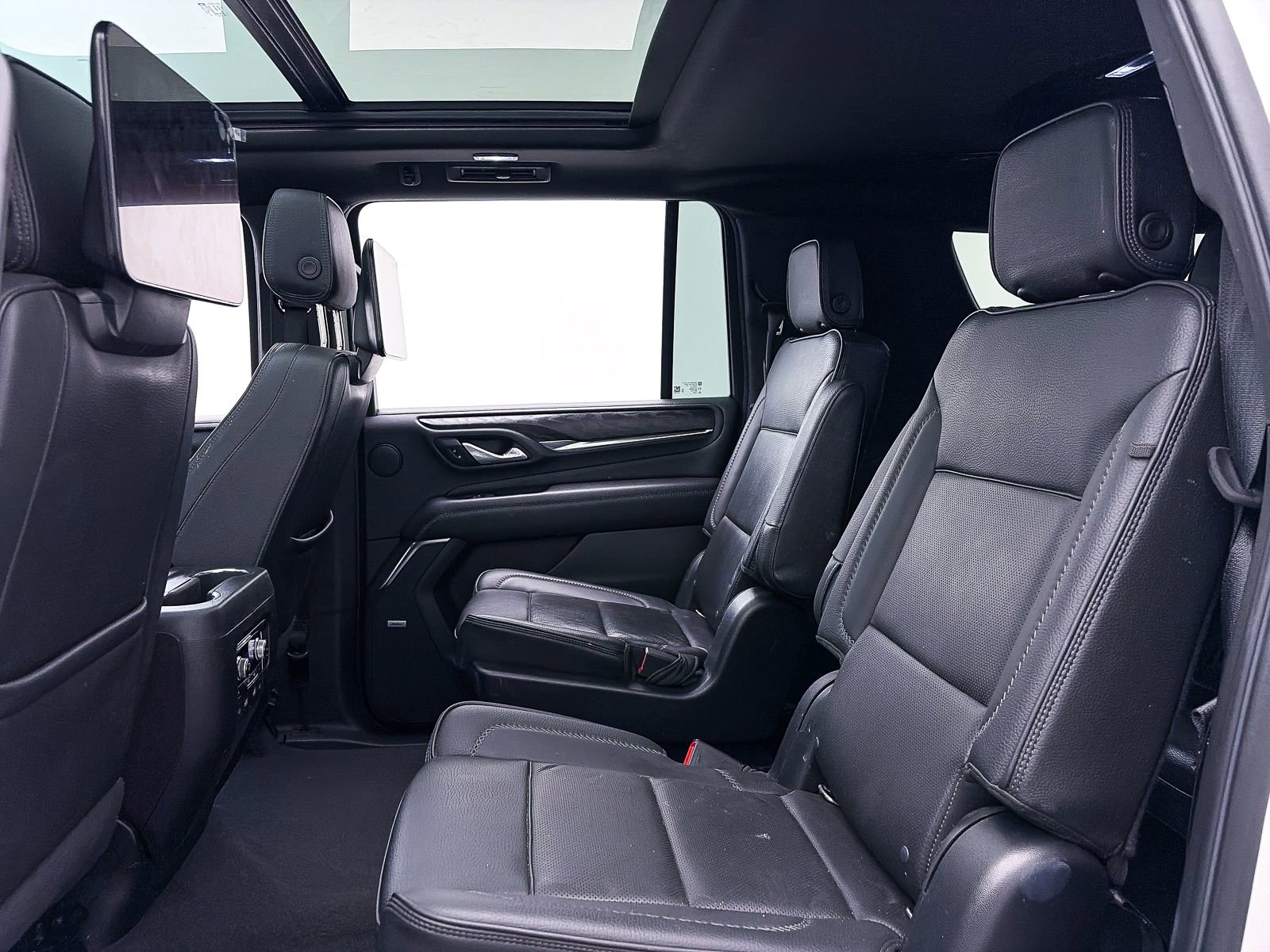 Used 2022 GMC Yukon XL Denali w/ Denali Ultimate Package image 41