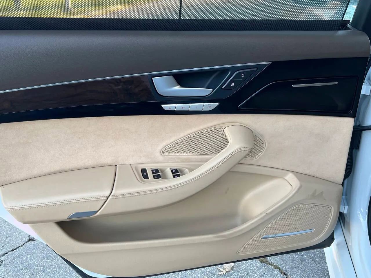 Used 2016 Audi A8 L 4.0T image 15