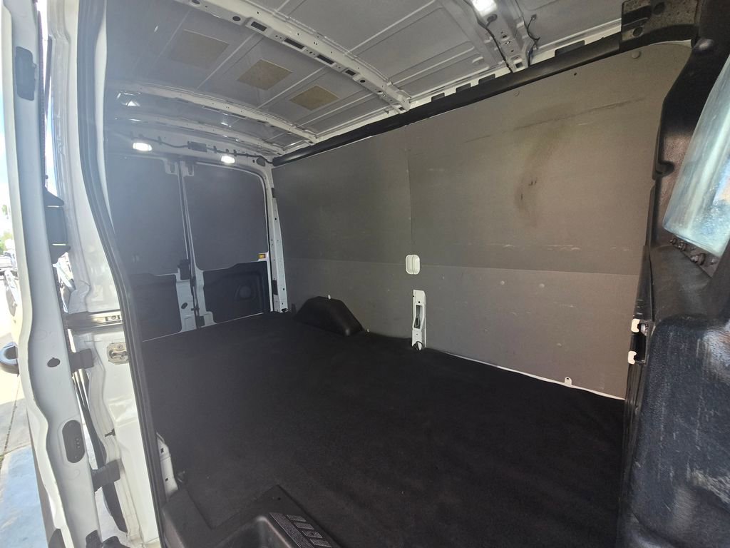 Used 2022 Ford E-Transit Medium Roof RWD image 39