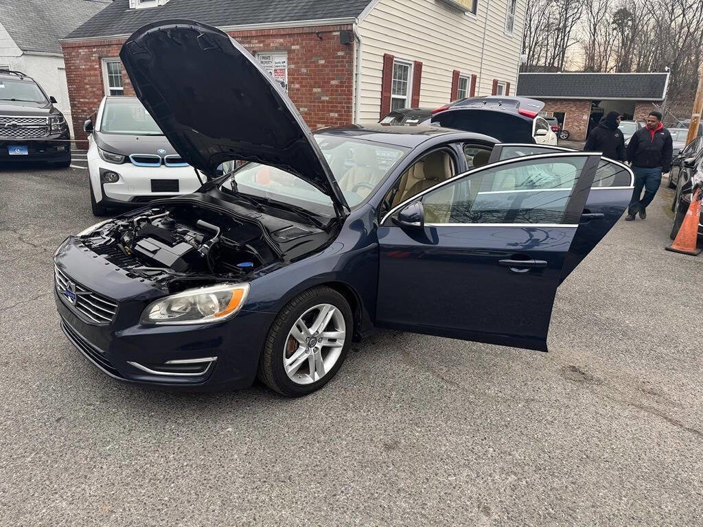 Used 2014 Volvo S60 T5 image 2