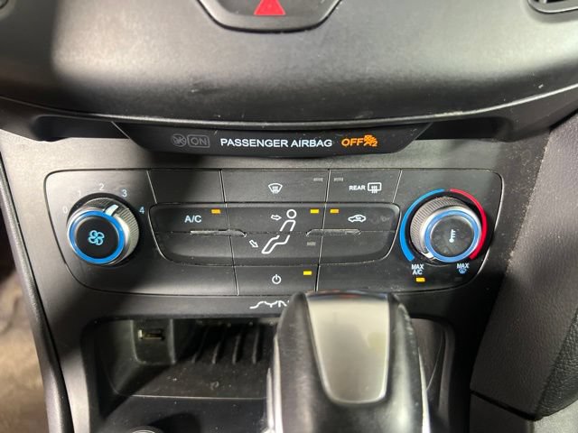 Used 2016 Ford Focus SE w/ SE Power Seat Package FWD image 22