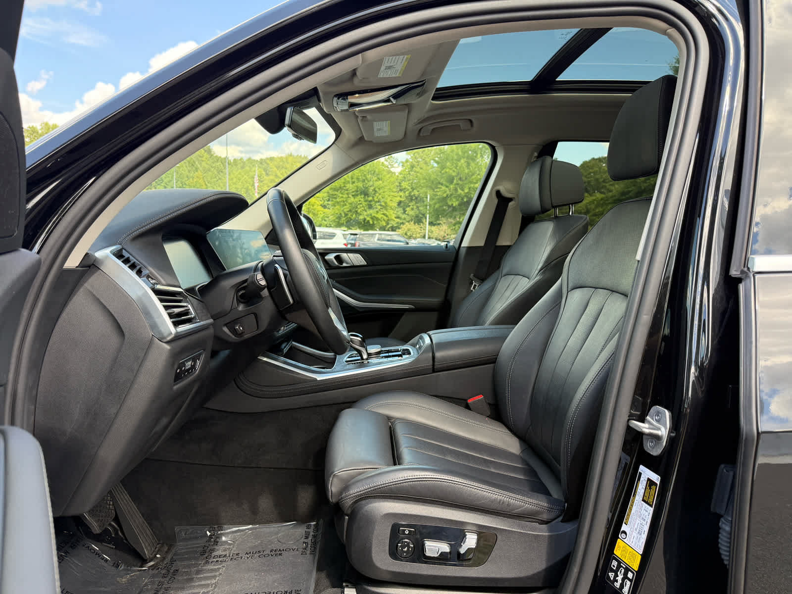 Used 2022 BMW X7 xDrive40i w/ Premium Package AWD/4WD image 12