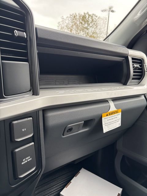 New 2026 Ford F450 XL w/ XL Chrome Package image 31