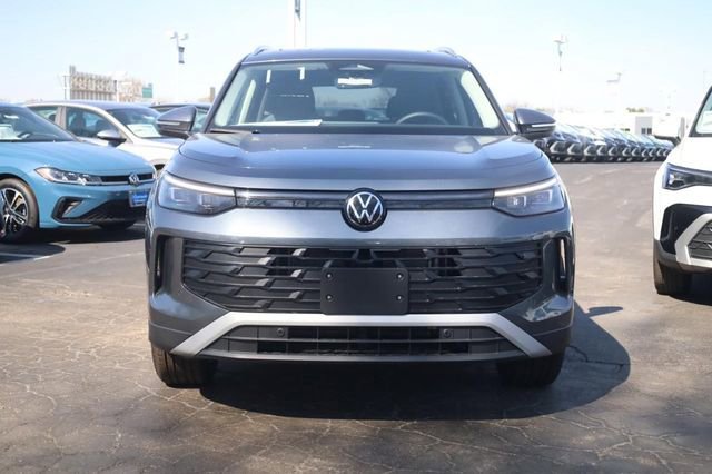 New 2026 Volkswagen Tiguan SE image 3