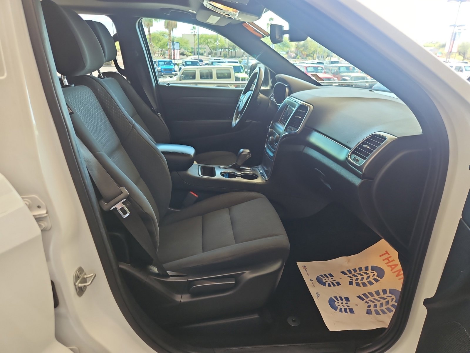 Used 2019 Jeep Grand Cherokee Laredo image 19