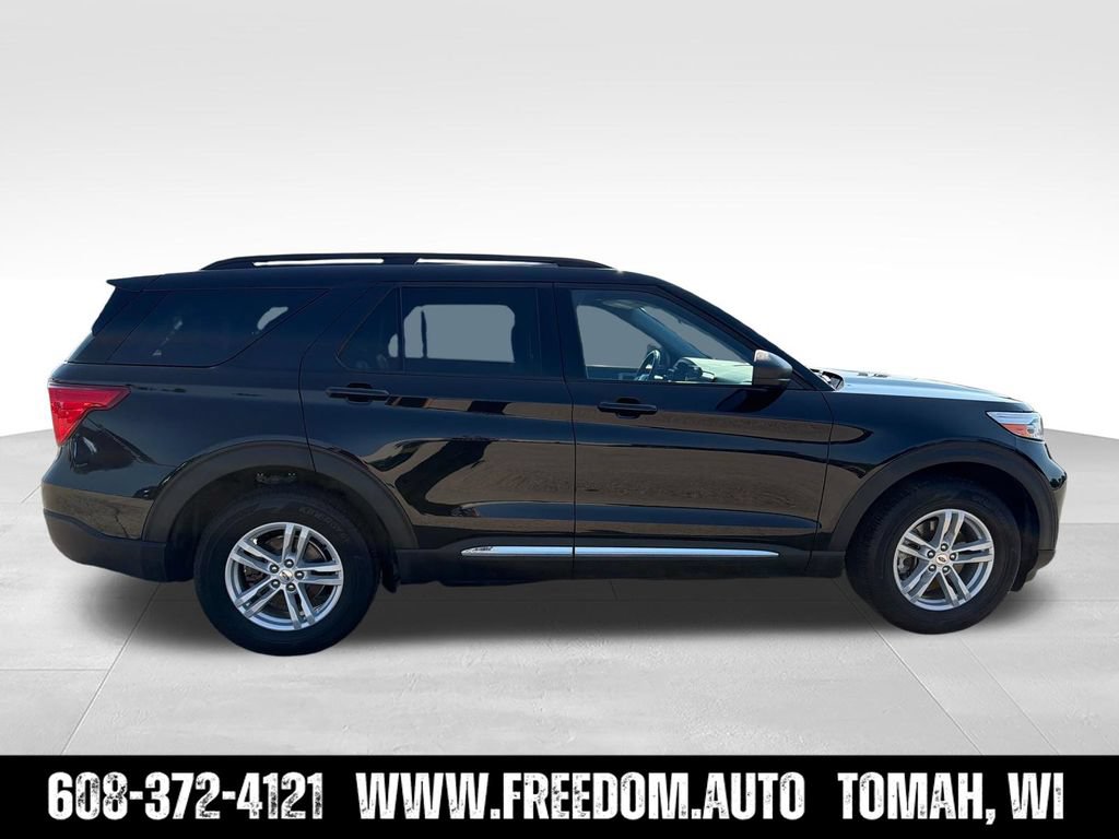 Used 2024 Ford Explorer XLT w/ Equipment Group 202A AWD/4WD image 9