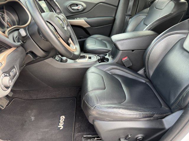 Used 2017 Jeep Cherokee Limited AWD/4WD image 14