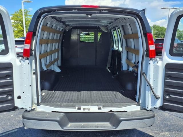 Used 2023 Chevrolet Express 2500 w/ Driver Convenience Package image 9