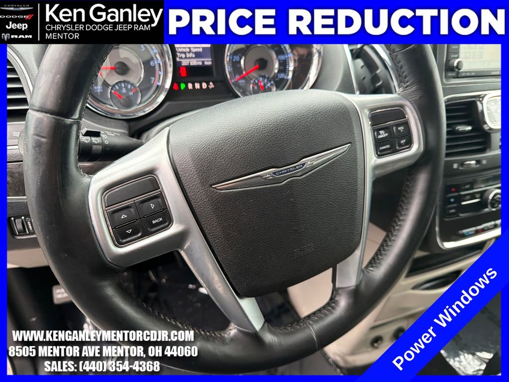 Used 2011 Chrysler Town & Country Touring FWD image 13