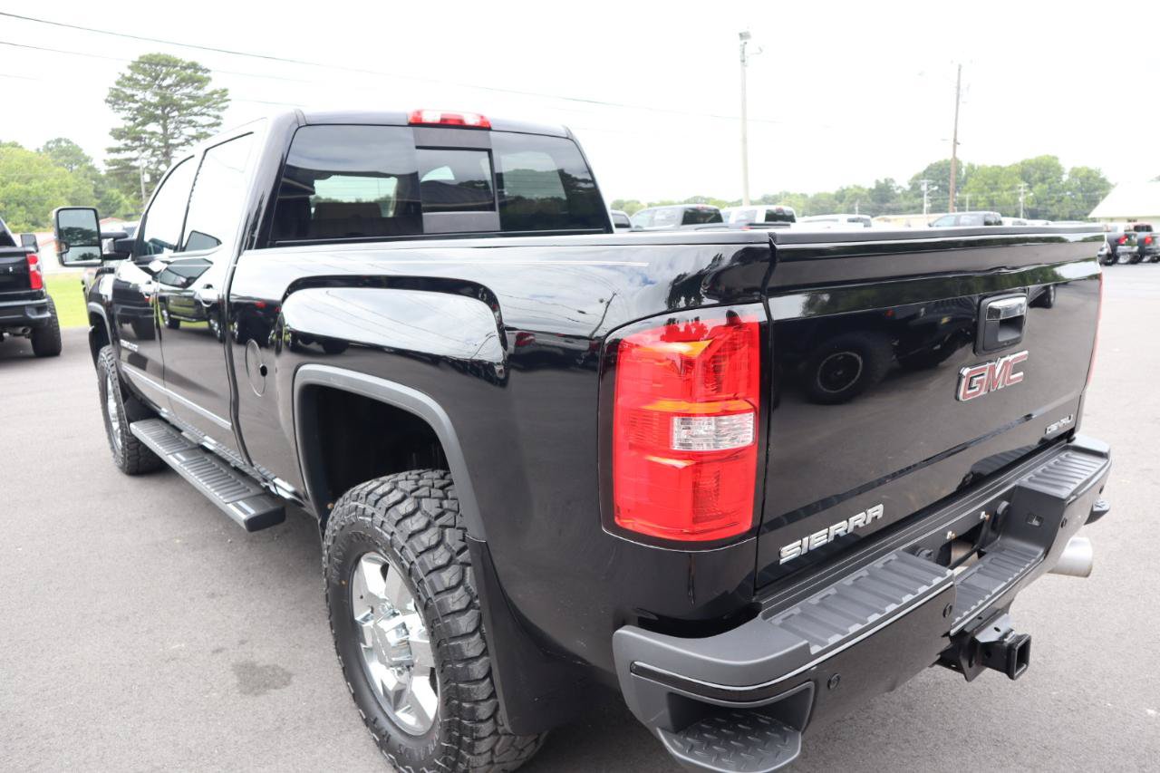 Used 2018 GMC Sierra 3500 Denali w/ Duramax Plus Package AWD/4WD image 7
