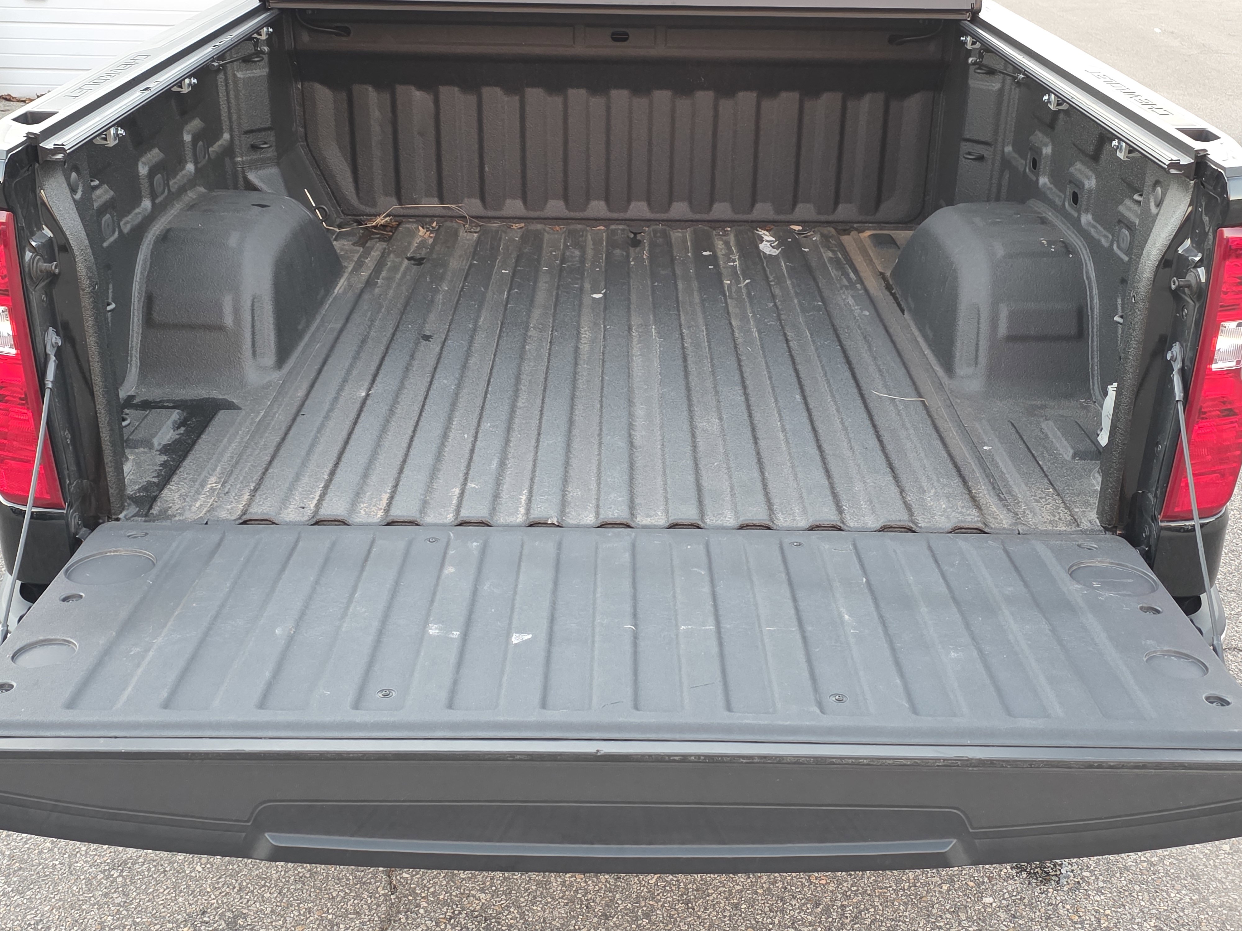 Used 2022 Chevrolet Silverado 1500 LT image 32