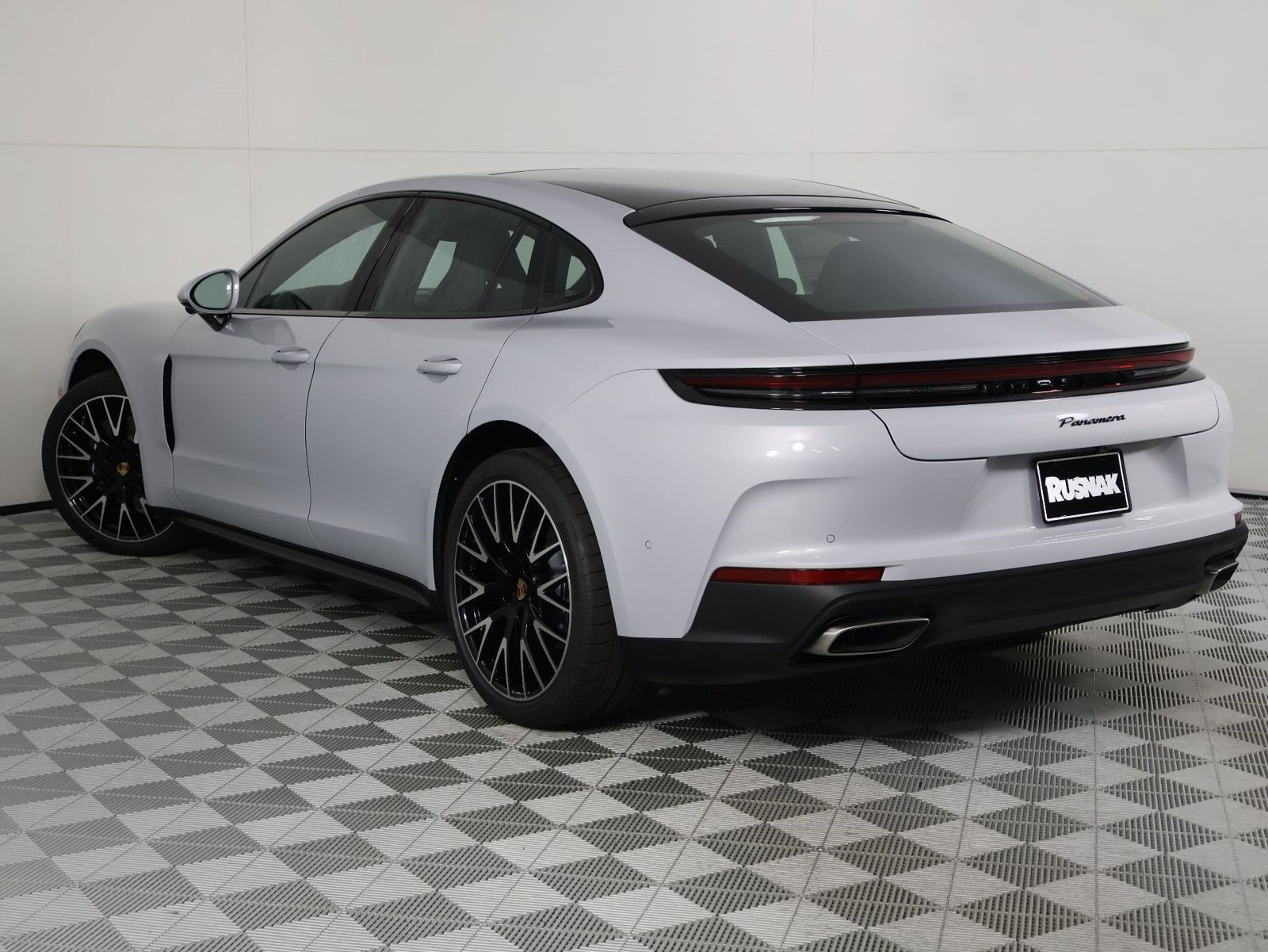 New 2026 Porsche Panamera RWD image 3