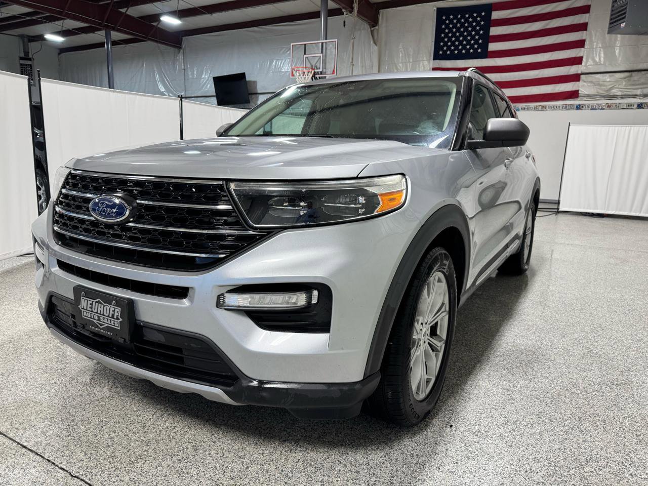Used 2020 Ford Explorer XLT w/ Equipment Group 202A RWD image 6