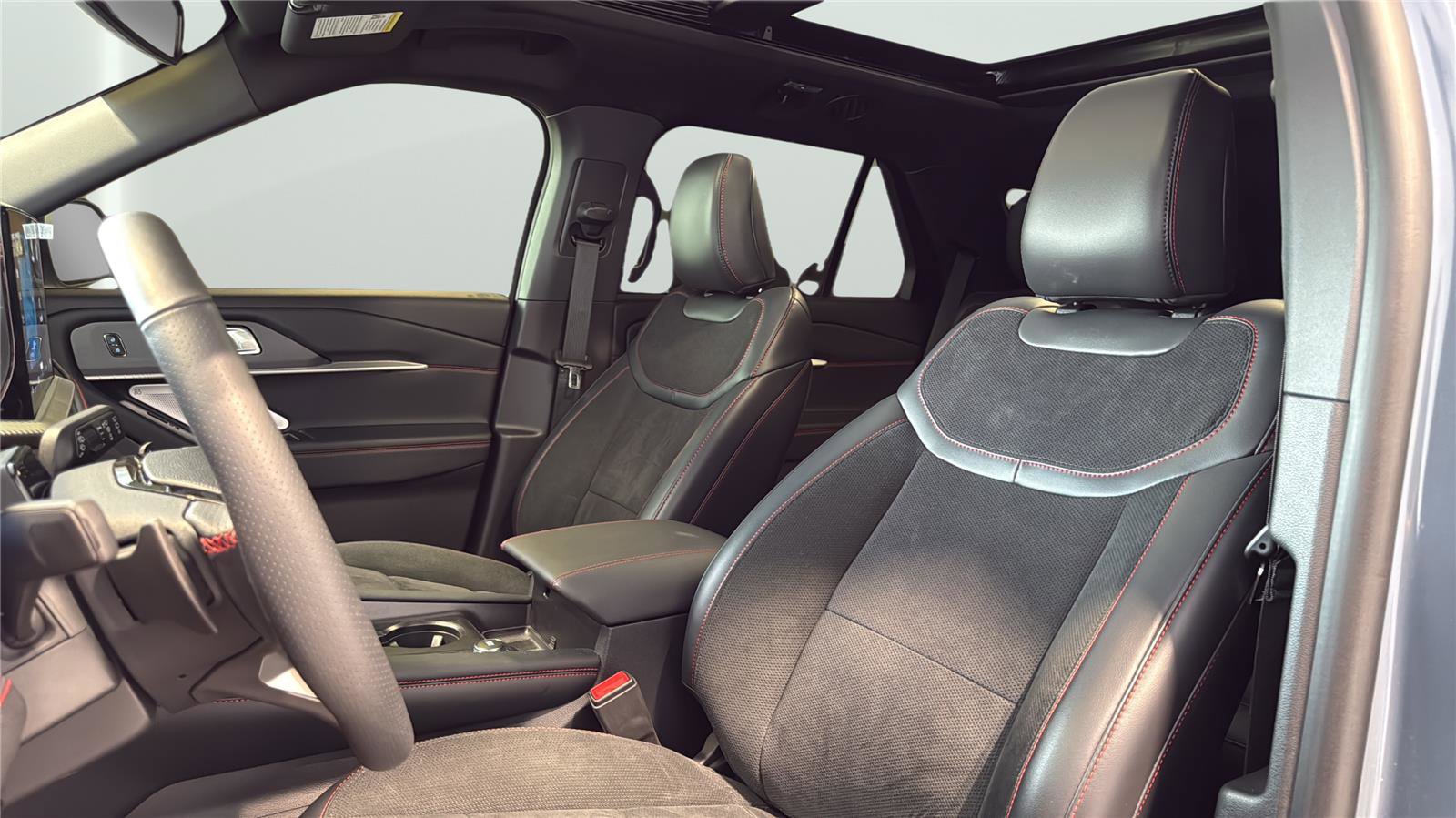 Used 2025 Ford Explorer ST w/ Sun And Sound Package image 10