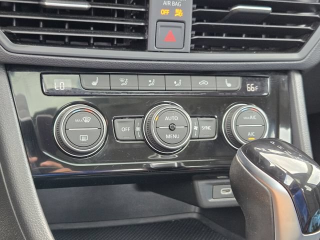 Used 2024 Volkswagen Jetta SE w/ Panoramic Sunroof Package FWD image 21
