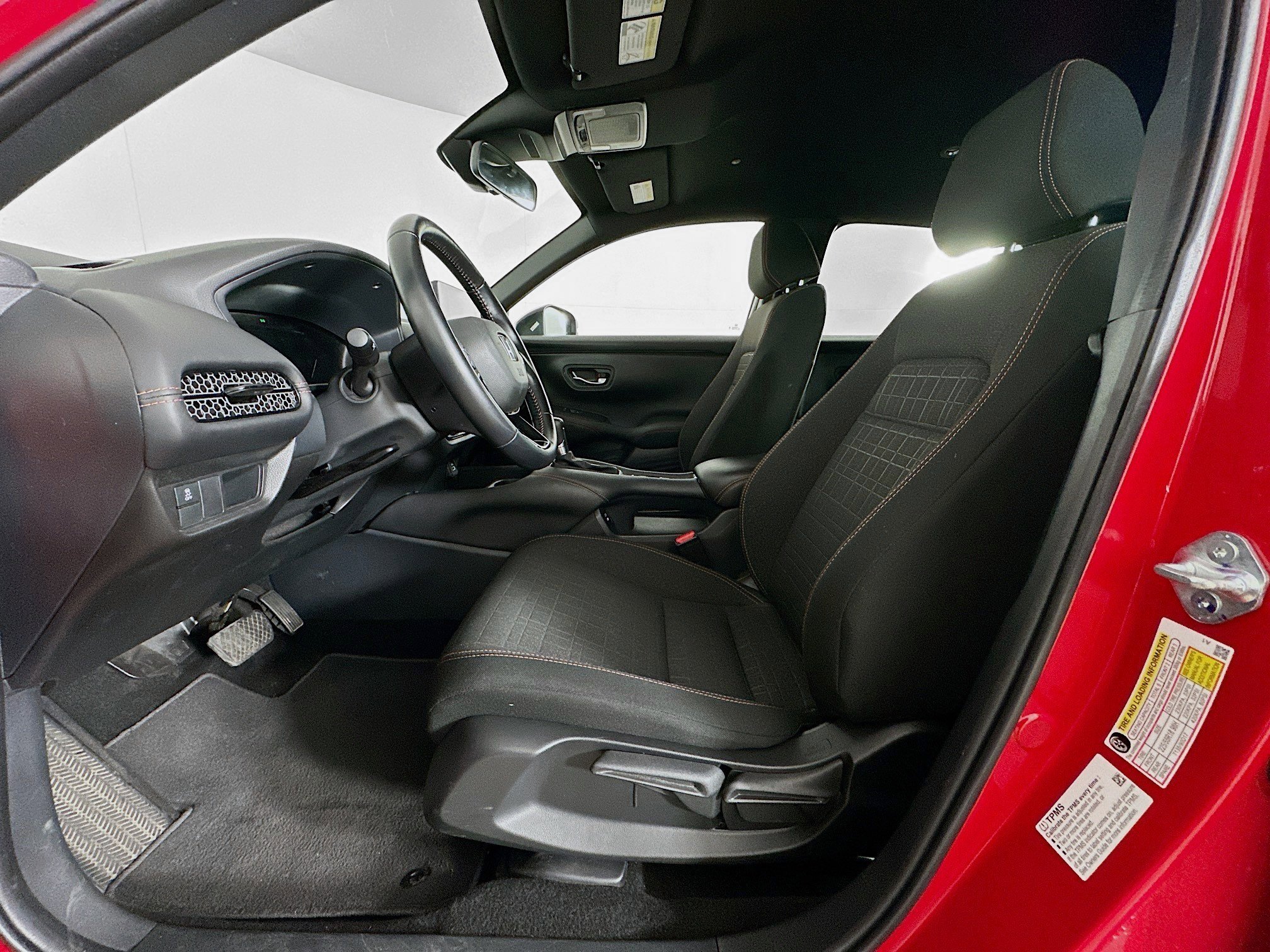 Used 2025 Honda HR-V Sport image 13