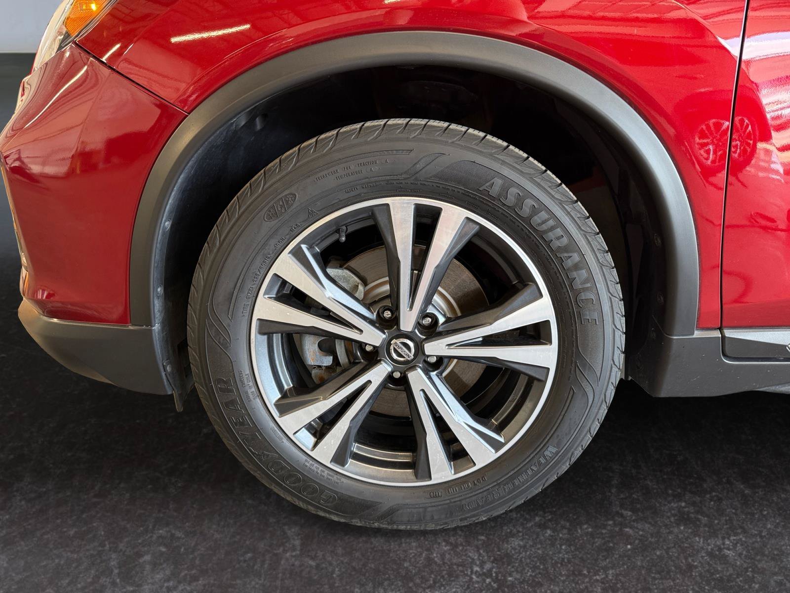 Used 2018 Nissan Rogue SL FWD image 25