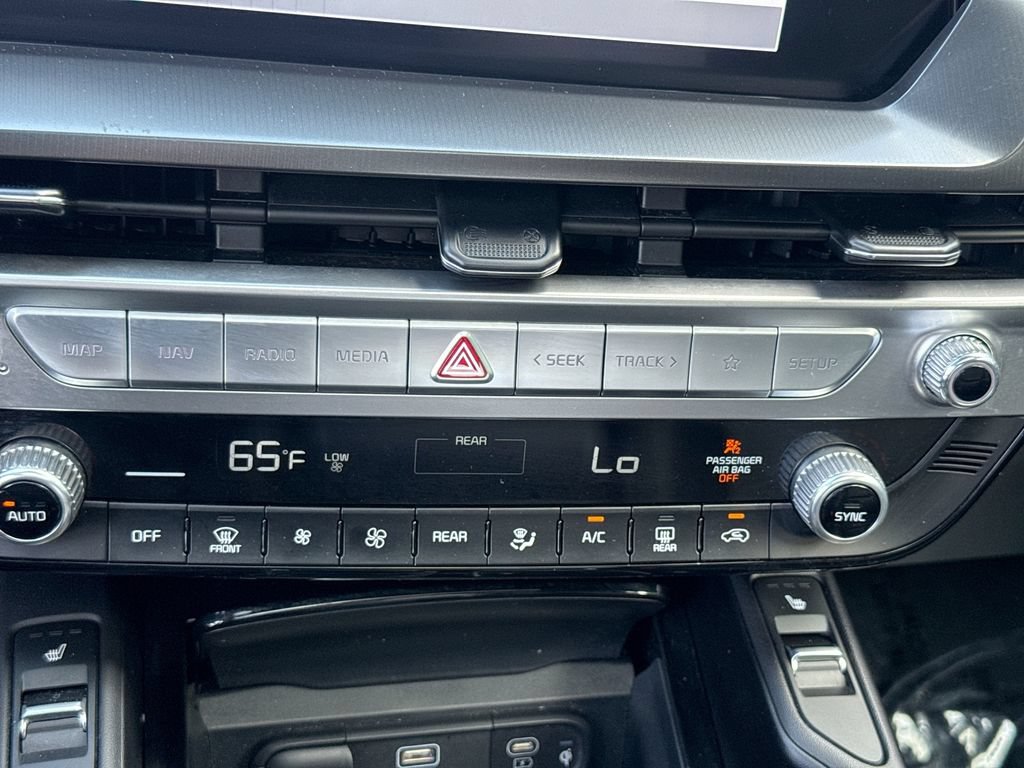 Used 2025 Kia Telluride S AWD/4WD image 17