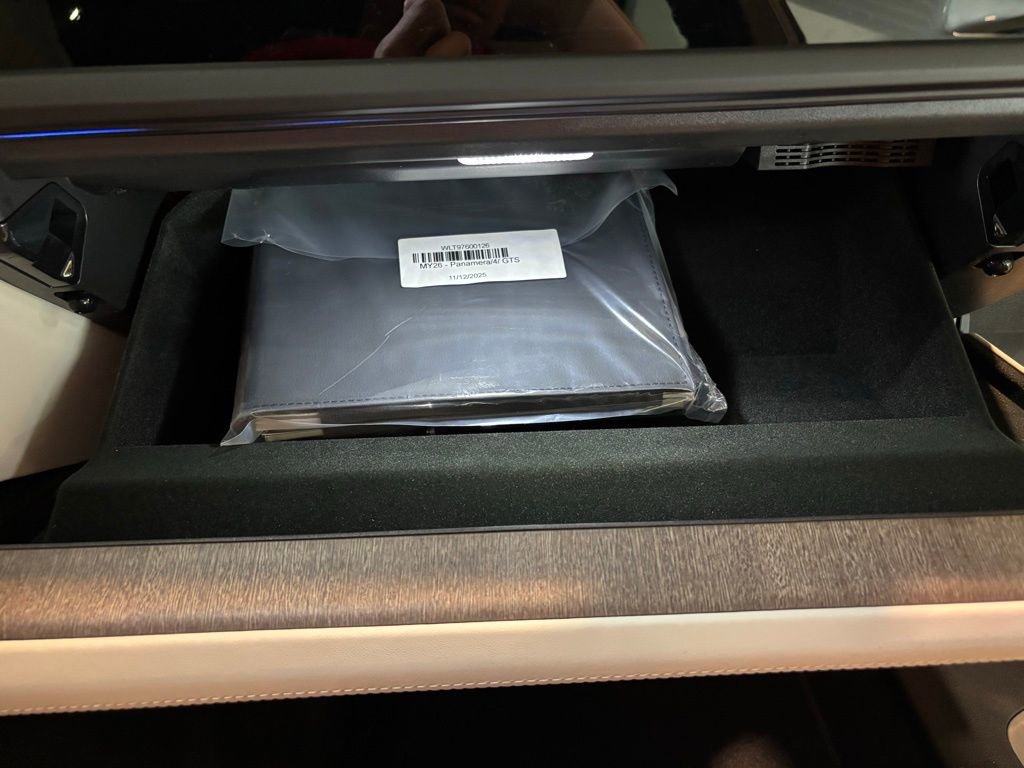 Used 2026 Porsche Panamera 4 image 31