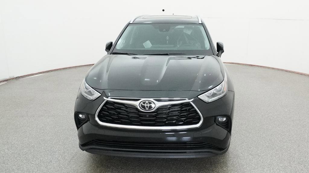 New 2026 Toyota Highlander Limited AWD/4WD image 2