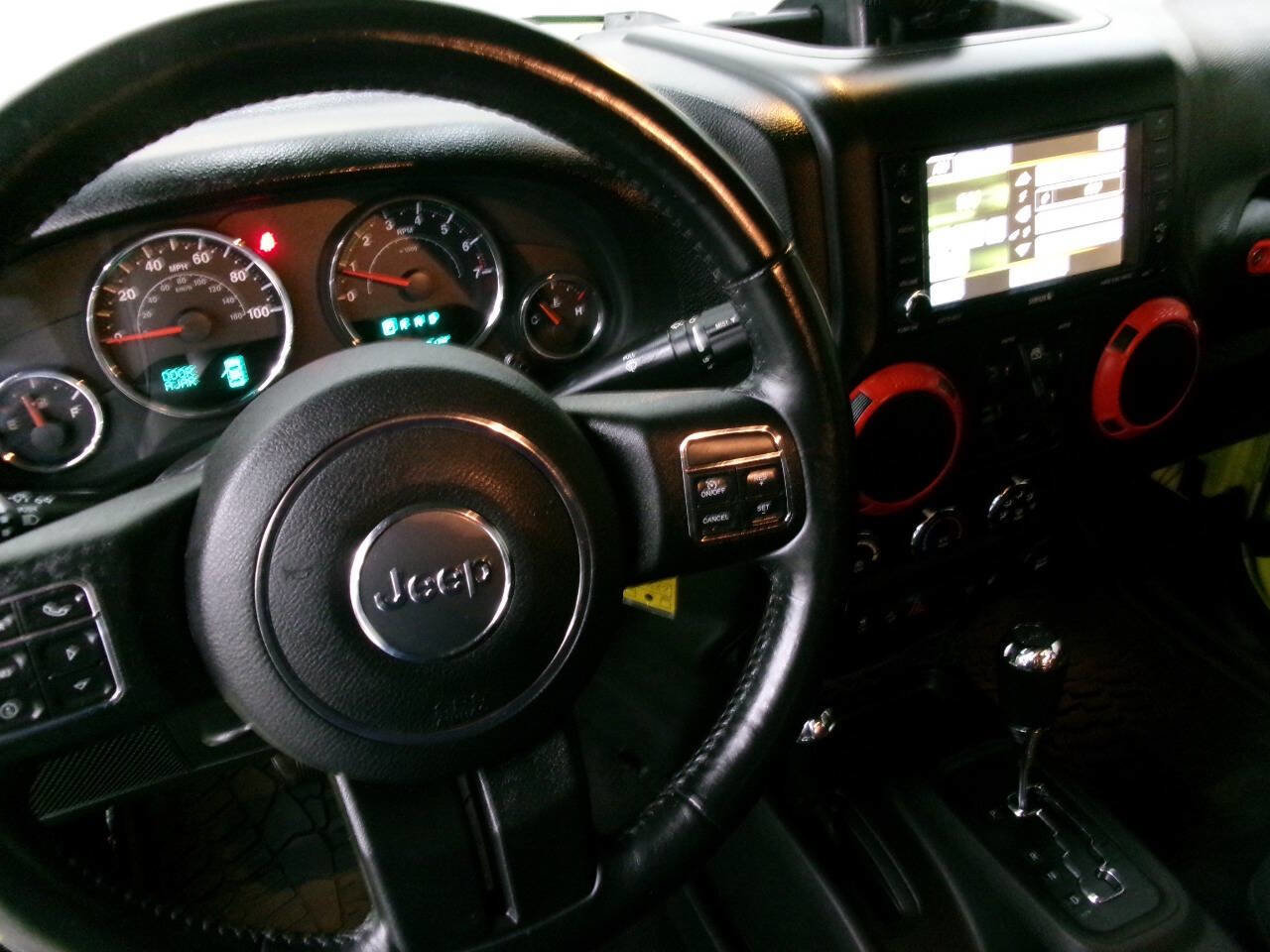 Used 2017 Jeep Wrangler Unlimited Rubicon w/ Cold Weather Group image 36