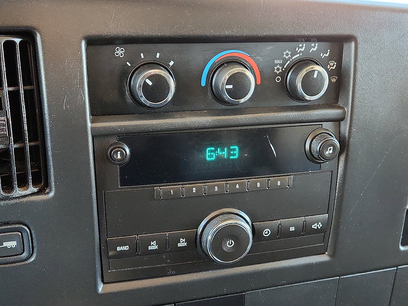 Used 2012 Chevrolet Express 2500 w/ Cold Climate Package image 15