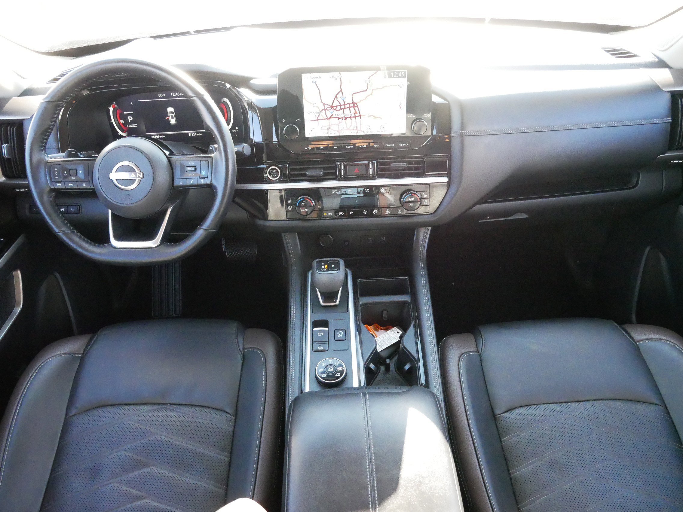 Used 2023 Nissan Pathfinder Platinum w/ Lighting Package (N93) image 10