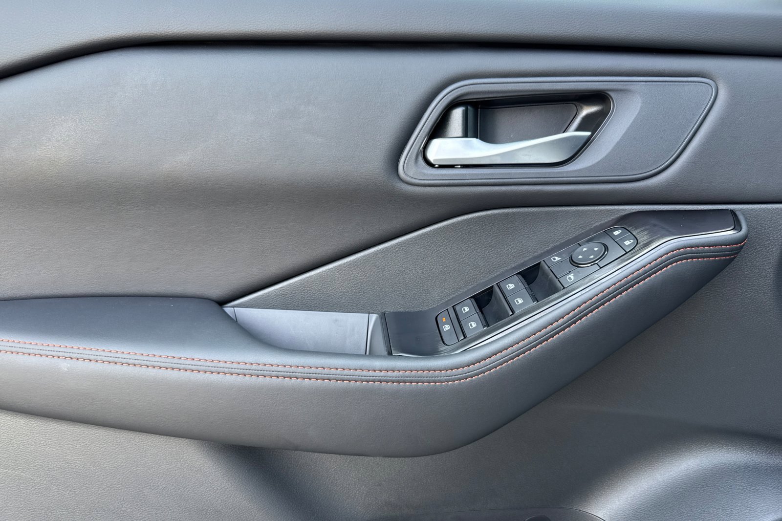 New 2026 Nissan Rogue SV AWD/4WD image 12