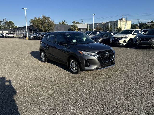 New 2025 Nissan Kicks Play S FWD image 3