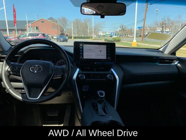 Used 2021 Toyota Venza LE image 16