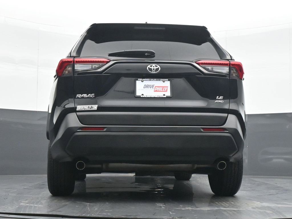 Used 2019 Toyota RAV4 LE image 20