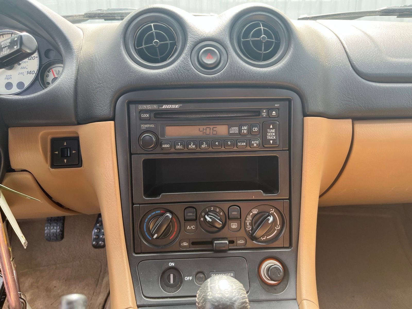 Used 2001 MAZDA MX-5 Miata RWD image 16