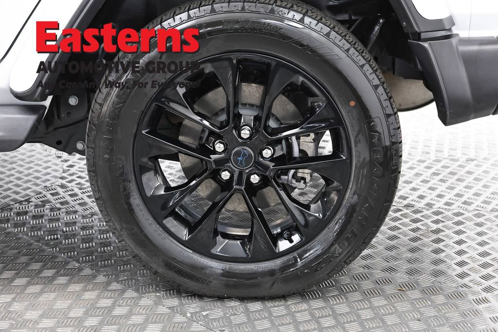 Used 2025 Jeep Wrangler Unlimited Sahara image 33